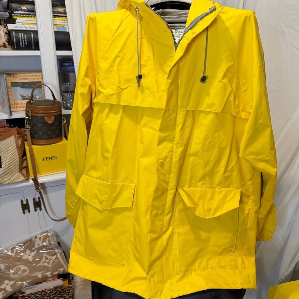 L.L. Bean Yellow Rain Jacket with Gray Lining - Picture 6 of 15